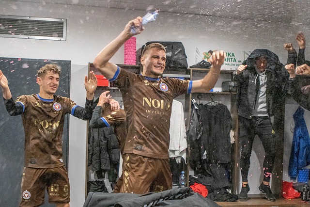 技与国防建 技与国防建